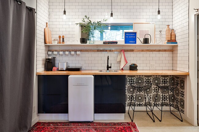 Building Photo - 55 Lynn St