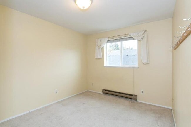 Building Photo - 2 bedroom in Seattle WA 98105