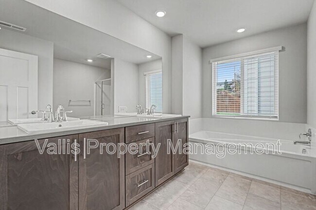 Building Photo - 2618 Mount St Helens Ave SE