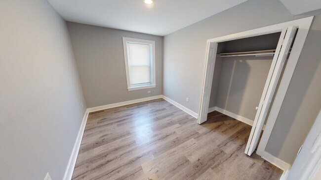 Building Photo - 5861 Cedar Ave