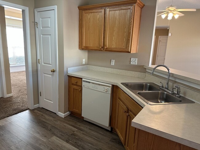 Building Photo - 199 Lancaster Way