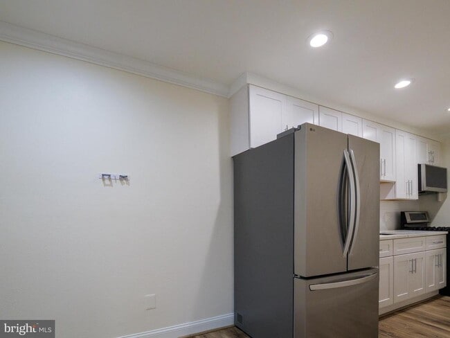 Building Photo - 2828 Buena Vista Terrace SE