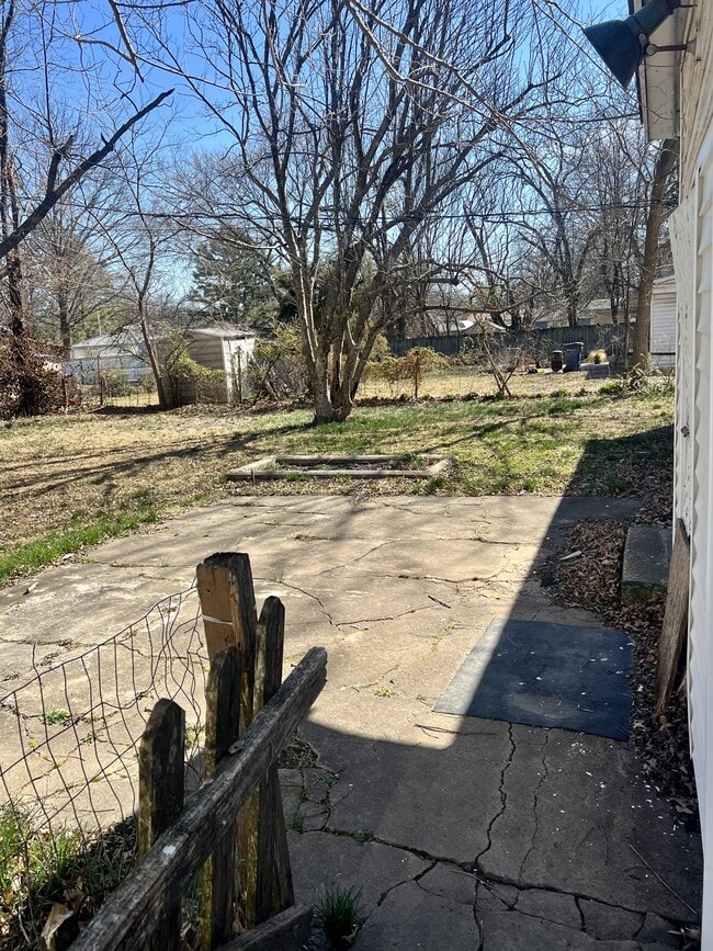 Building Photo - 317 S Seward St