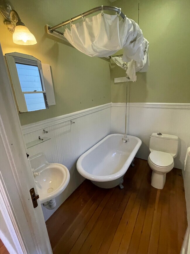 Building Photo - 326 U St