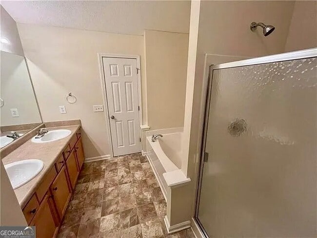 Building Photo - 29 Preserve Dr