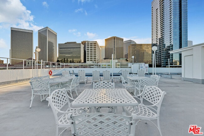 Building Photo - 9950 Durant Dr