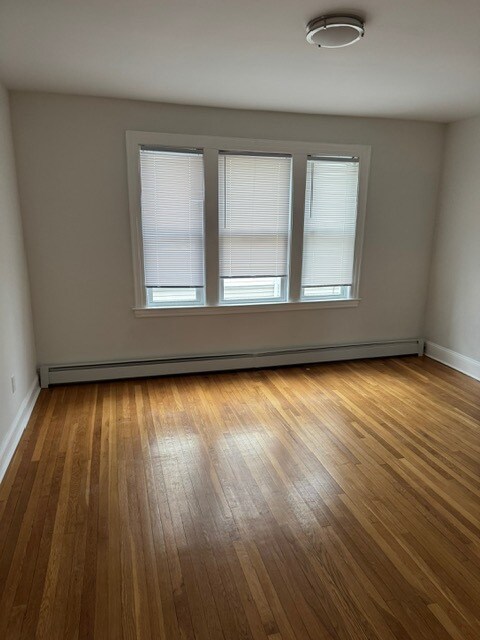 Building Photo - 109 Irving St