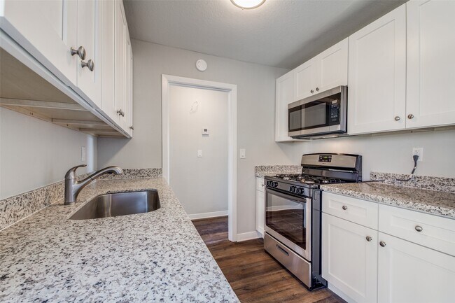 Building Photo - 8615 Josie St