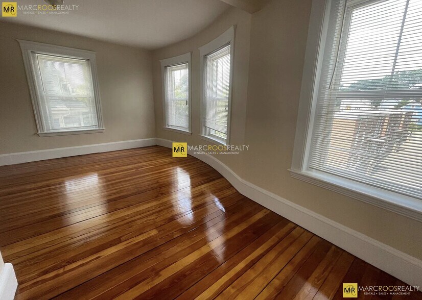 Building Photo - 74 Summer St