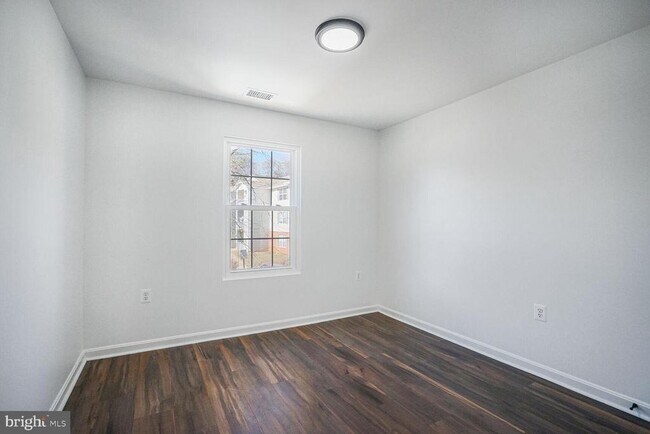 Building Photo - 505 Garrison Woods Dr
