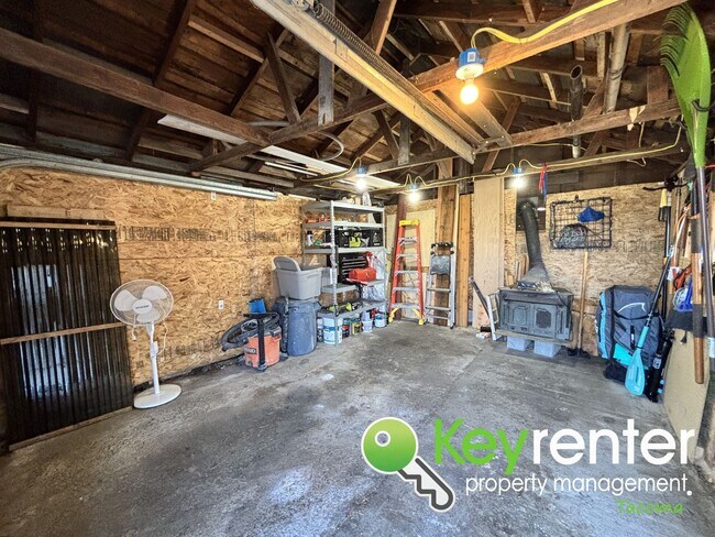 Building Photo - Stunning 2-Bedroom Tacoma Home with Dash P...