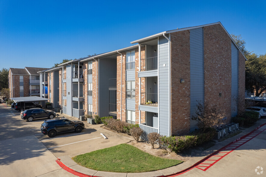 Primary Photo - Ashford Court Apartments