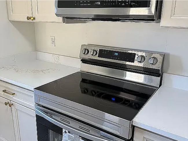 Building Photo - 1481 Middle School Rd