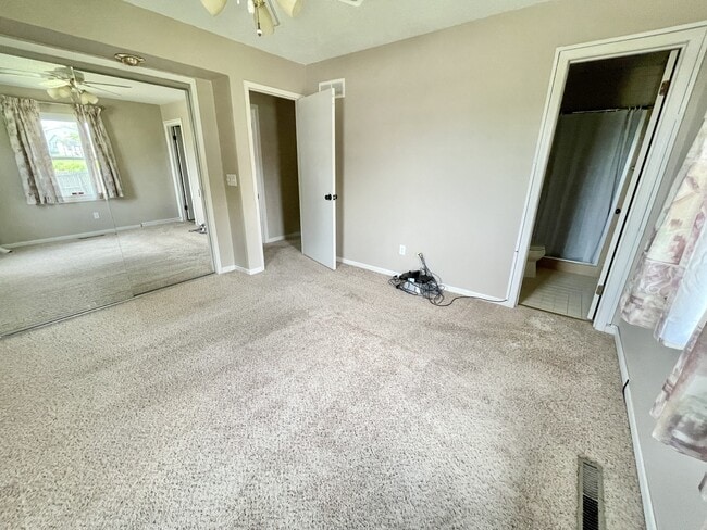 Building Photo - 105 Colony Dr