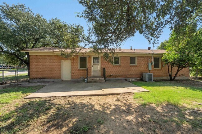 Building Photo - 4300 Hughes Dr