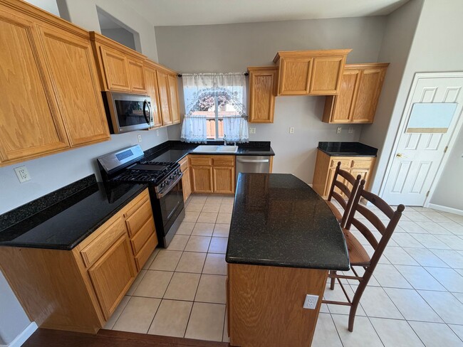 Building Photo - 3 bedroom + office | 2 bathroom | Single family home