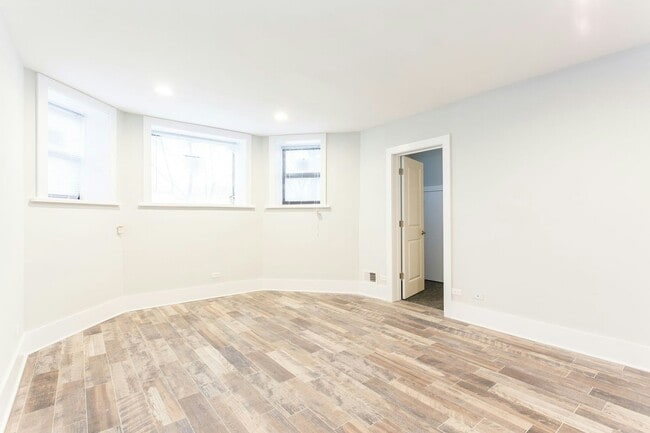 Building Photo - 2922 1/2 West Logan Boulevard, Chicago, IL...