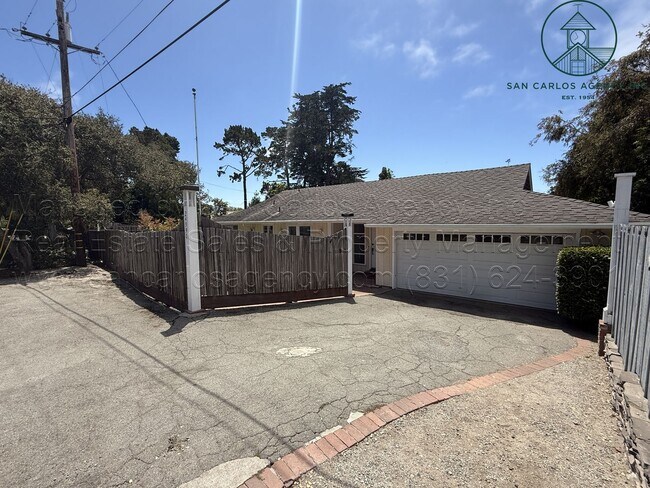 Building Photo - Recently Updated Three Bedroom Upper Hatton Fields Home