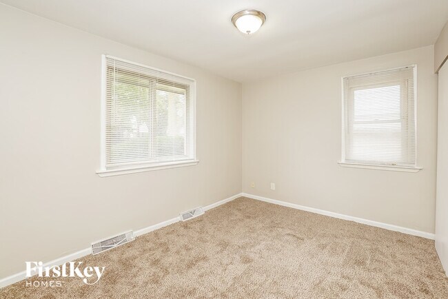 Building Photo - 17508 Greenbay Ave