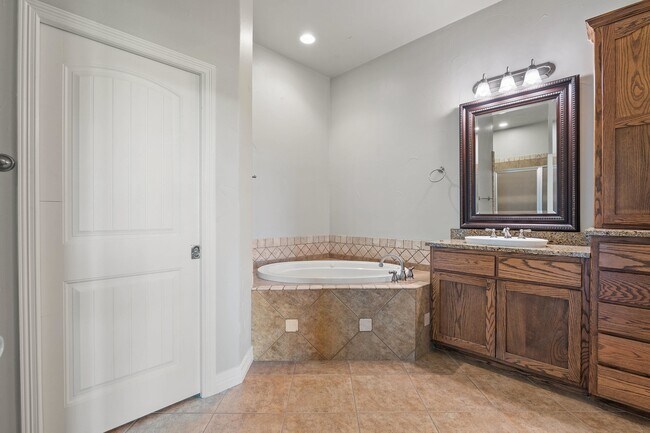 Building Photo - 129 Hi Valley