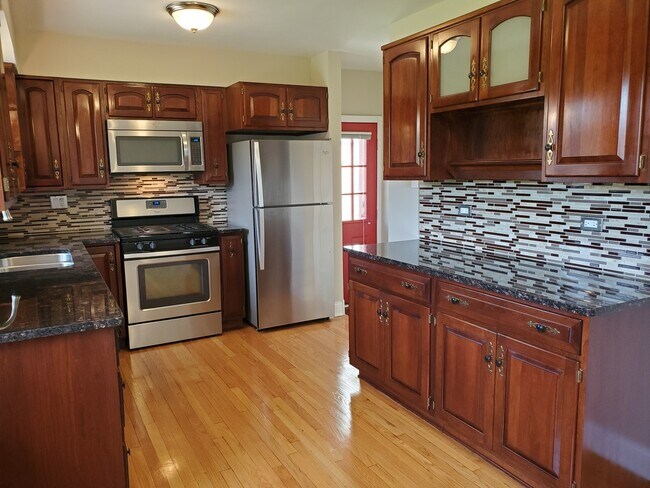 Building Photo - 708 N Wille St