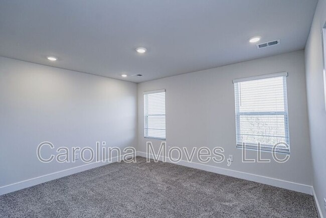 Building Photo - 603 Purteview Pl