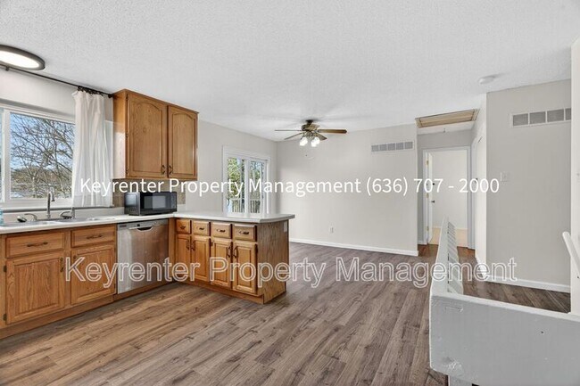 Building Photo - 1476 Shadow Wood Dr