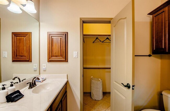 Building Photo - 1701 Strobel Ln