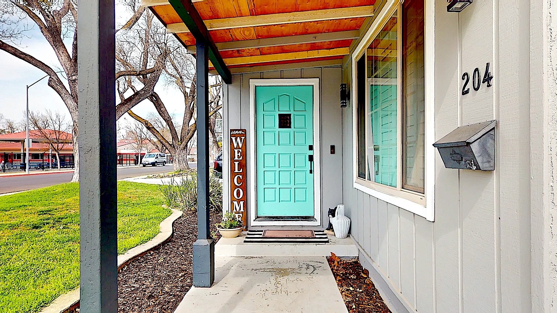 Building Photo - 204 N Santa Ana Ave