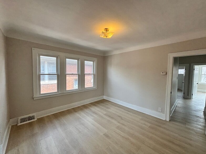 Building Photo - 3025 Tuxedo St