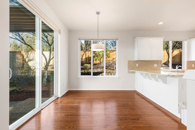 Building Photo - 824 Chelan Pl NE