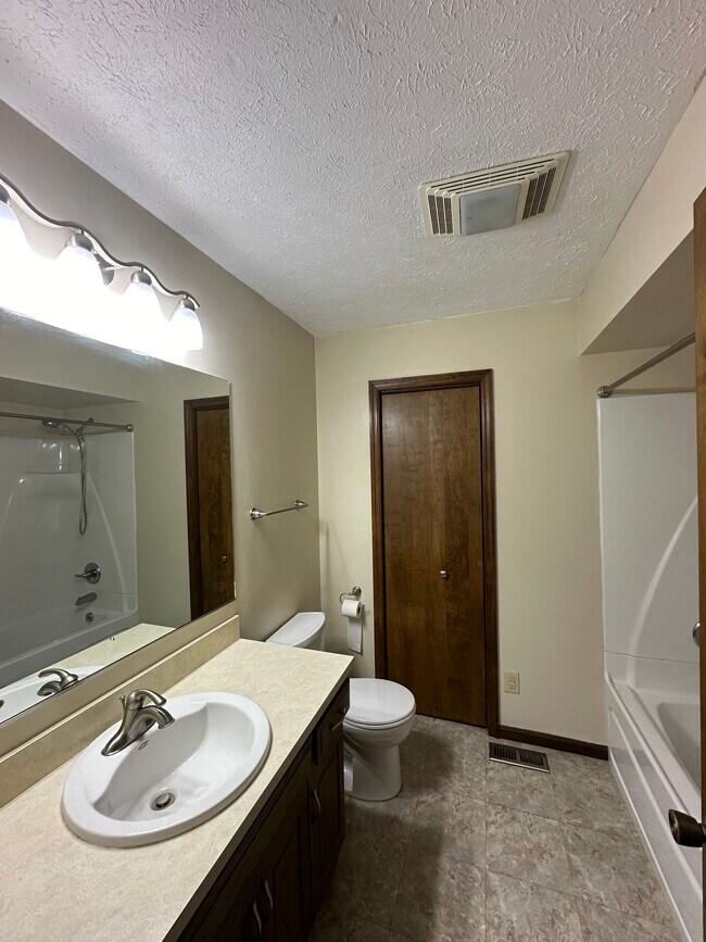Building Photo - Deer Trail