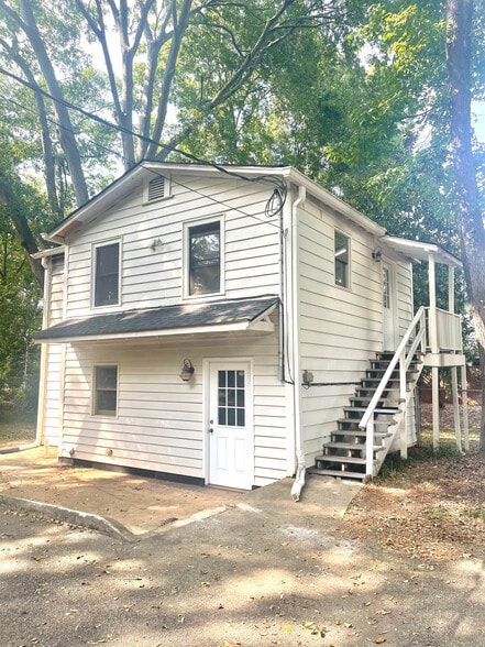 Building Photo - 143 Greenwood Drive