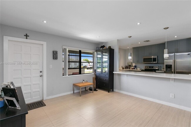 Building Photo - 9981 SW 13th Terrace