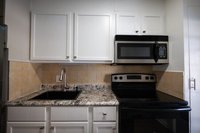 Sample Kitchen - 1027 17th St NW
