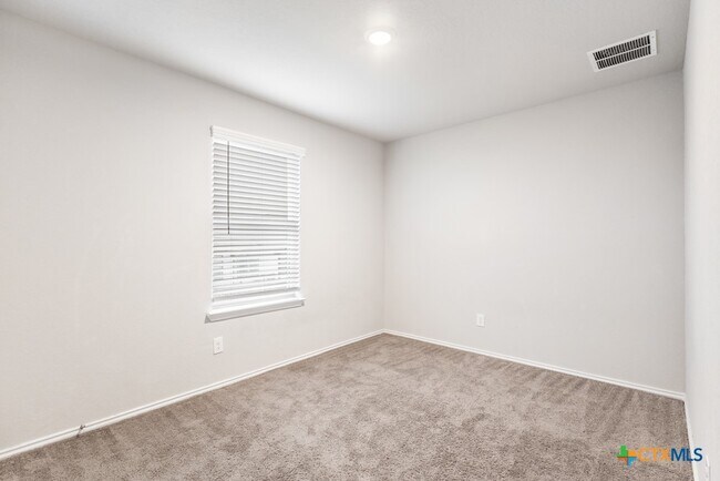 Building Photo - 2432 Ayers Dr