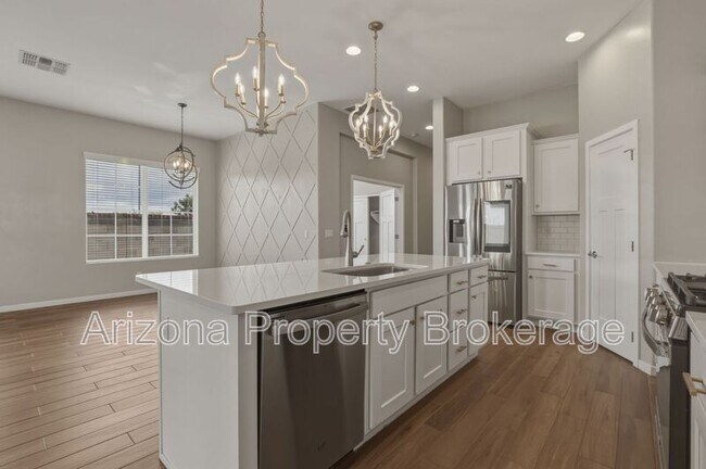 Building Photo - 2747 S Wildrose