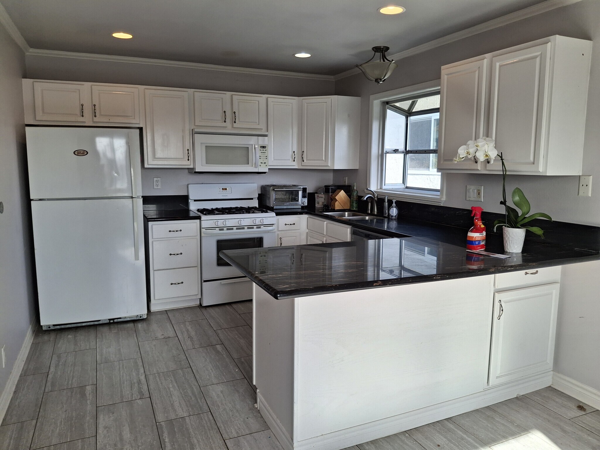 Building Photo - 34141 La Serena Dr