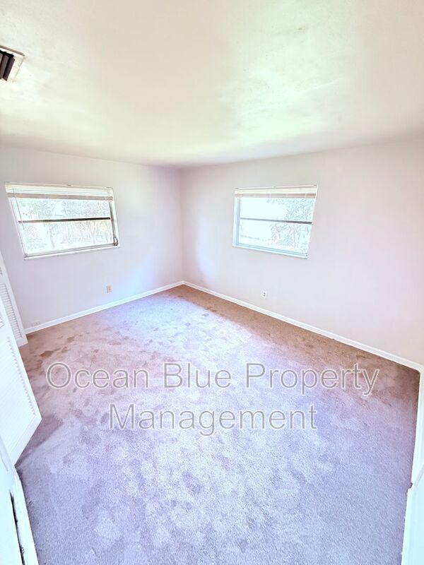 Building Photo - 13822 Brewster Dr
