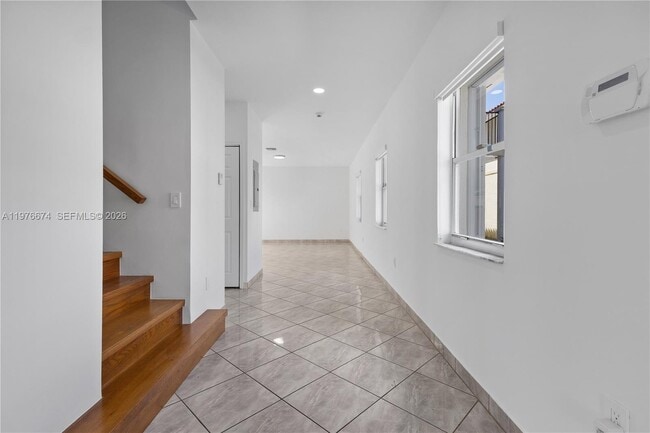 Building Photo - 2870 SW 21st St