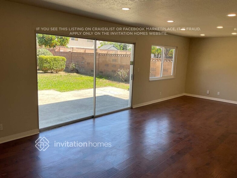 Building Photo - 2051 Kasten St