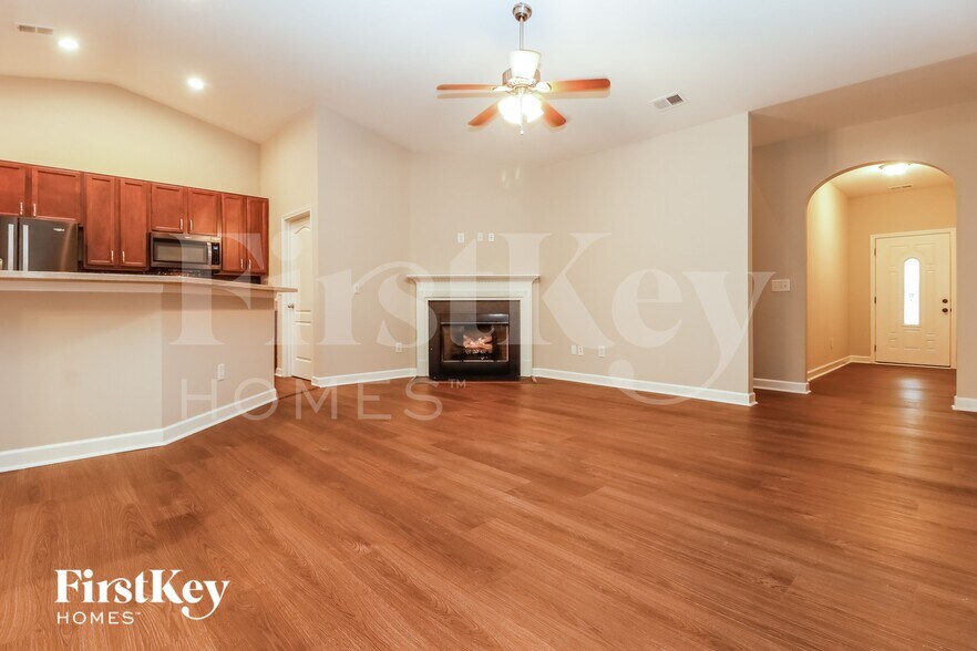 Building Photo - 505 Crossland Dr