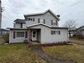 Building Photo - 24 Maynard Ave