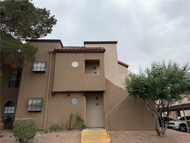 Primary Photo - 2966 Juniper Hills Blvd