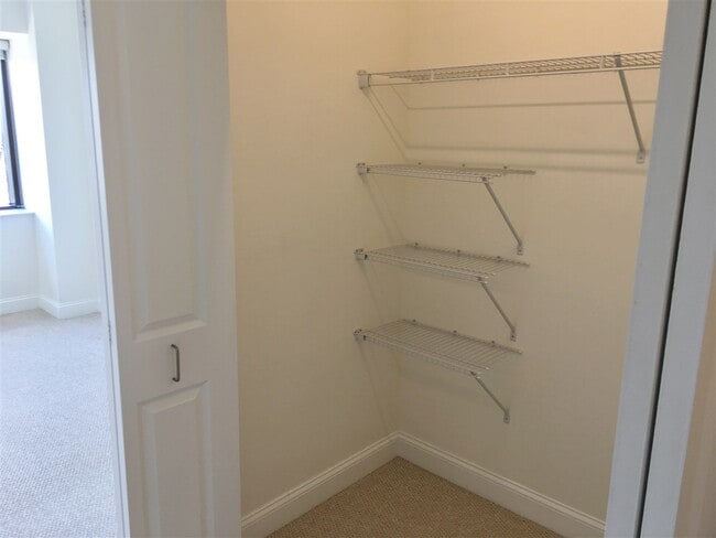 Building Photo - 875 Elm St