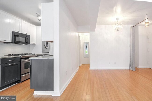 Building Photo - 2639 15th St NW