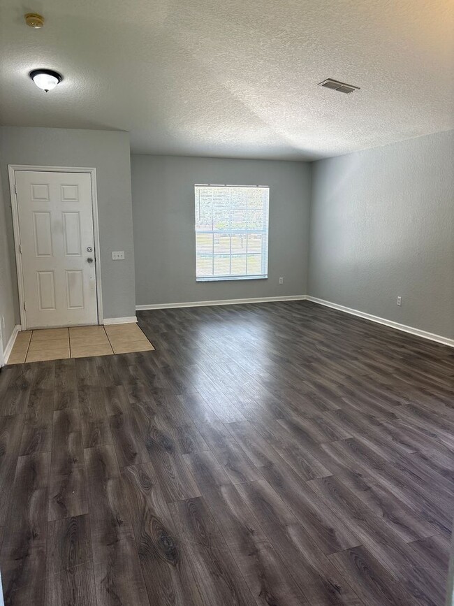 Building Photo - Spacious 4 Bedroom Home in Kissimmee, FL!