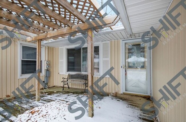 Building Photo - 5671 Christie Ave - Gorgeous 4 Bed