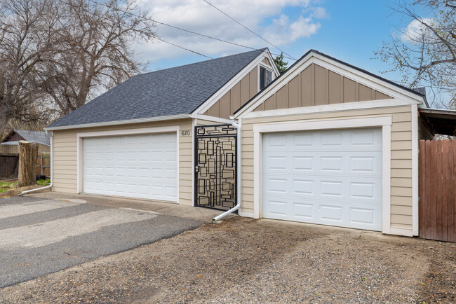 Building Photo - 620 Broadwater Ave