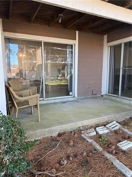 Building Photo - 2425 Oxford Pl